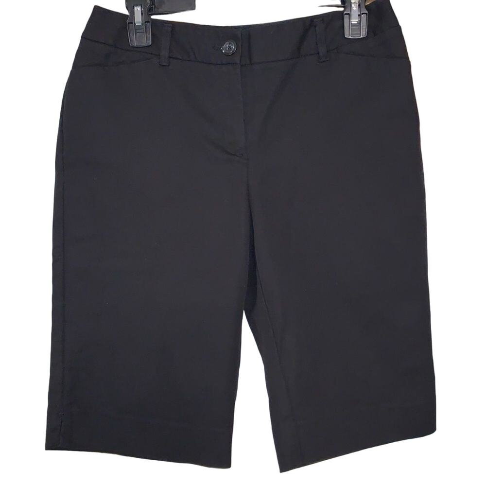 Chico’s Bermuda Shorts In Black Sz 0 (which is a real Sz 4)